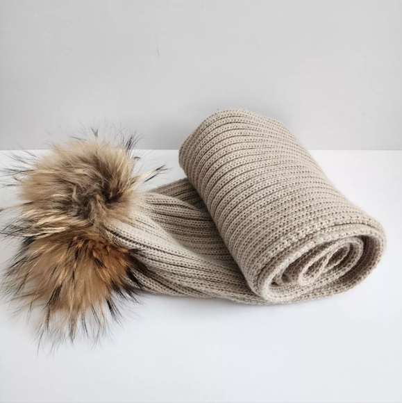 Real fur pom pom knitted oversized wide soft scarf - Picture 9 of 9